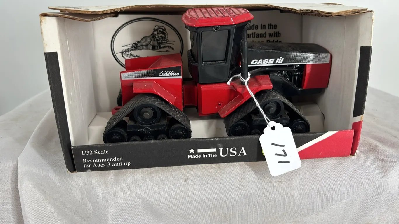 CASE IH QUAD TRAC DIE CAST METAL 1/32