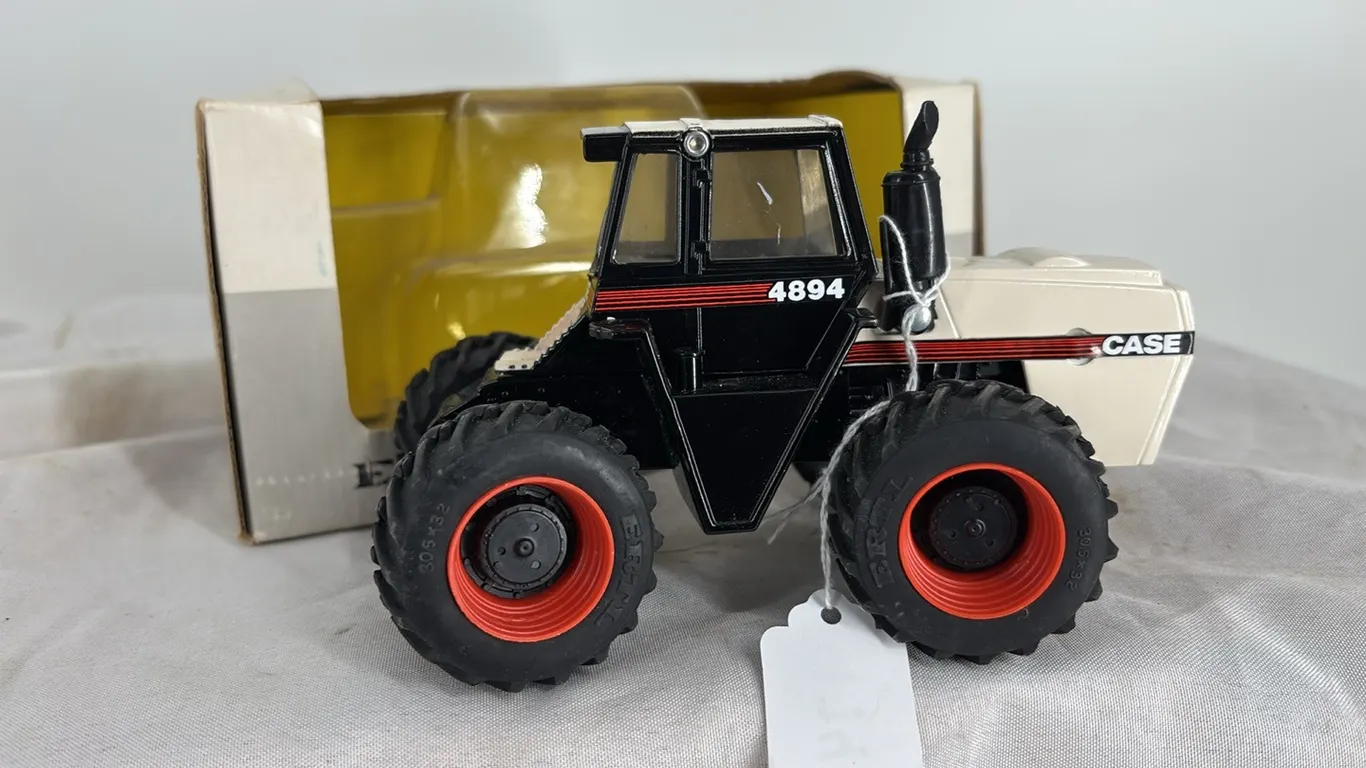 CASE 4894 4WD DIE CAST METAL 1/32