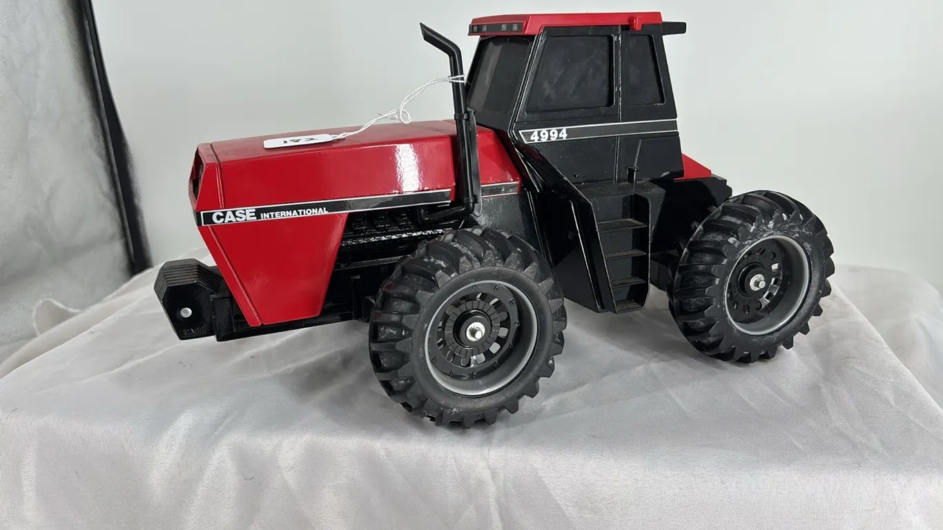 CASE INTERNATIONAL 4994 4WD DIE CAST METAL 1/16