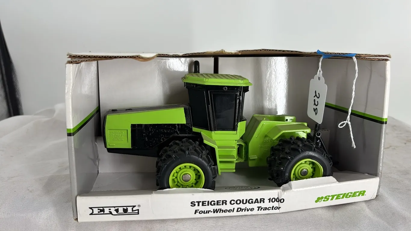 STEIGER COUGAR 1000 4WD DIE CAST METAL 1/32