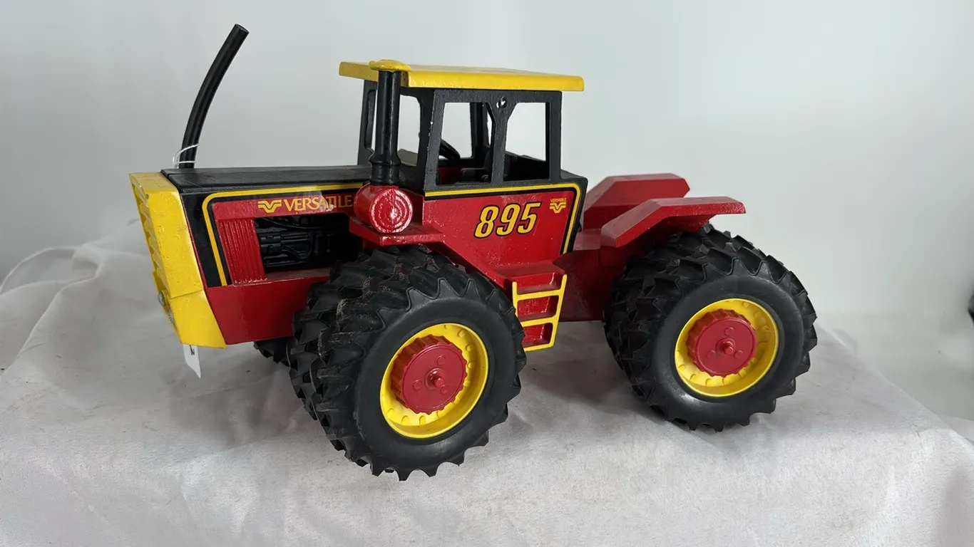 VERSATILE 895 4 WD DIE CAST METAL 1/16