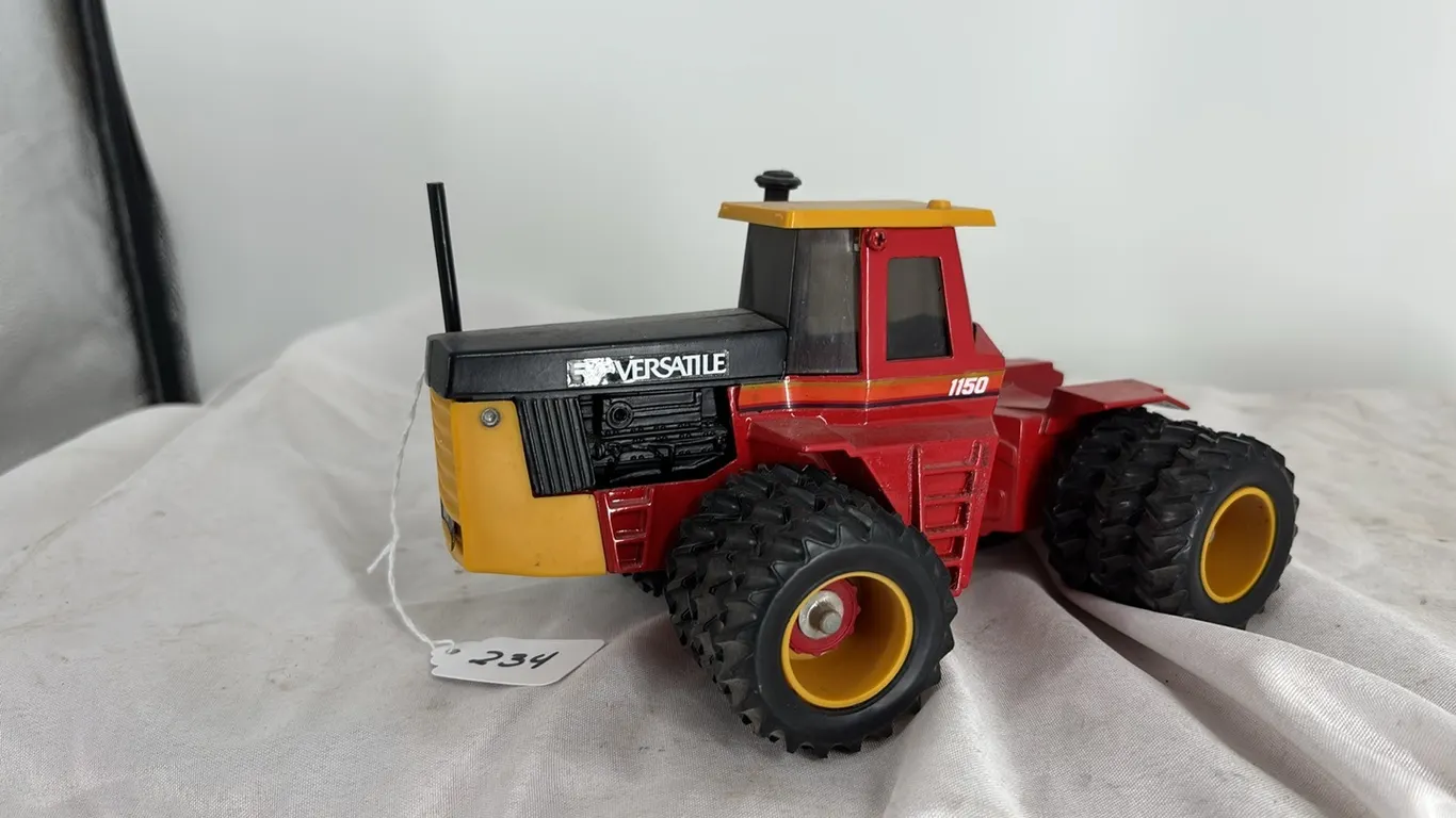 VERSATILE 1150 4WD DIE CAST METAL 1/32