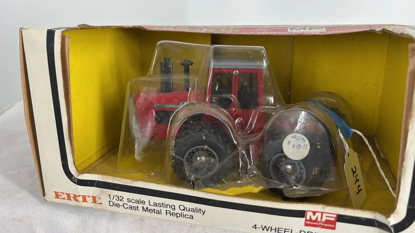 MASSEY FERGUSON 4900 4WD DIE CAST METAL 1/32