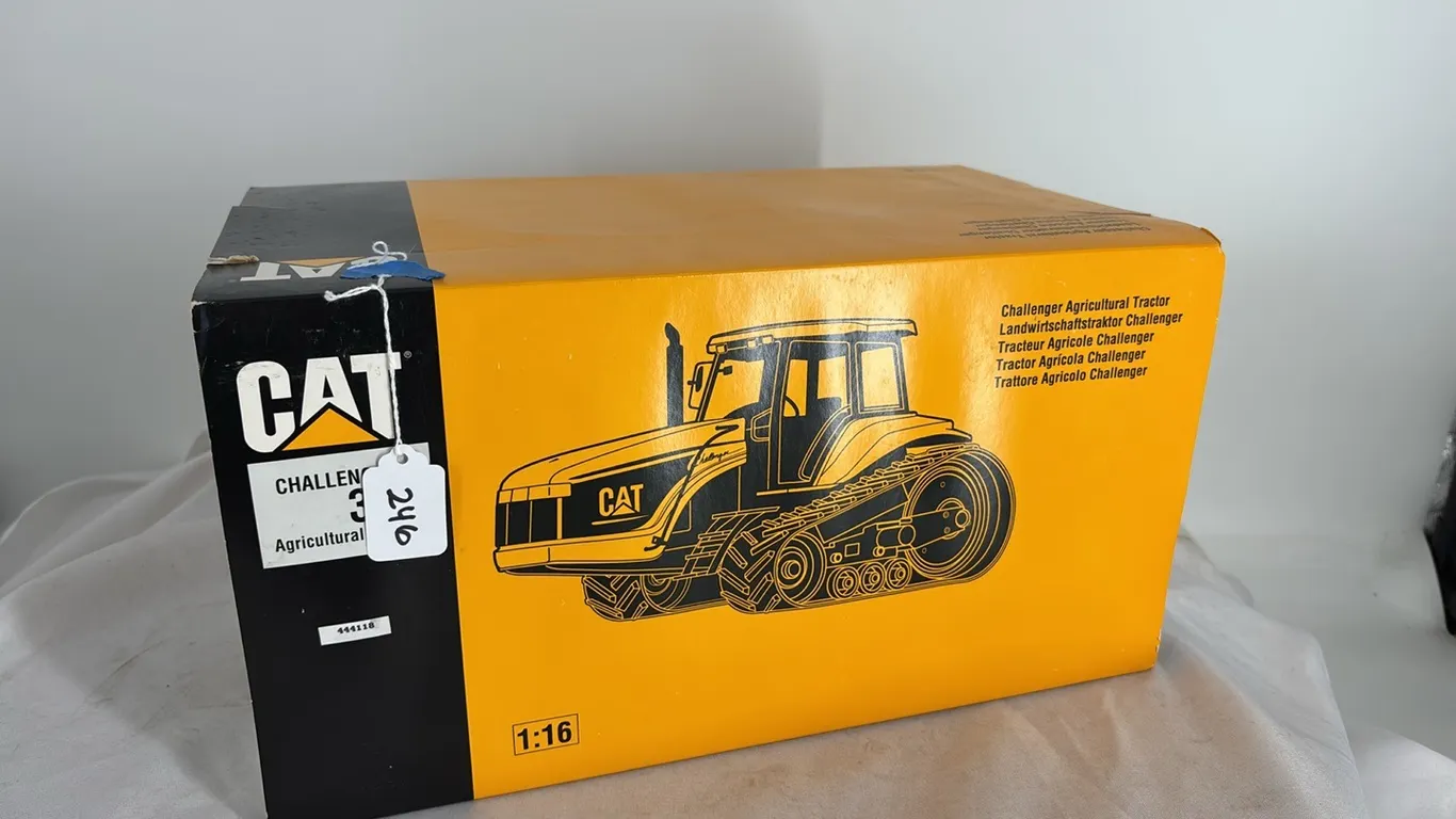 CAT CHALLENGER 35 AGRICULTURAL TRACTOR 1/16