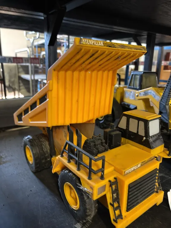 CATERPILLAR BUMP TRUCK