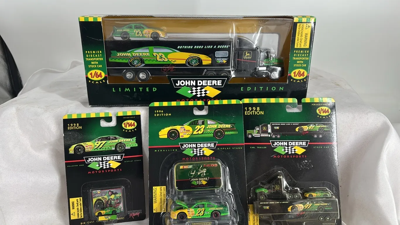 JOHN DEERE RACING
