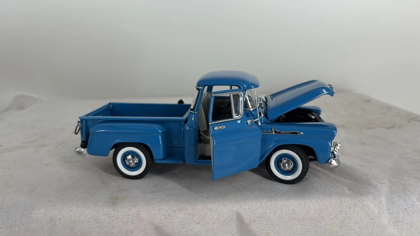 1958 CHEVROLET APACHE TRUCK DANBURY MINT