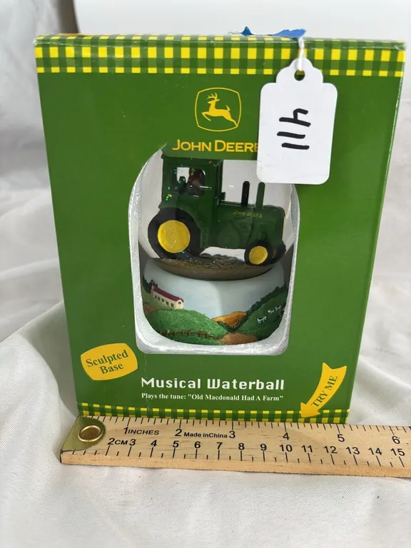 JOHN DEERE MUSICAL WATERBALL
