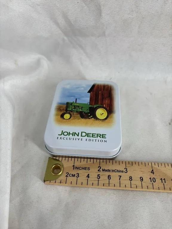 JOHN DEERE POCKET WATCH AND TIN