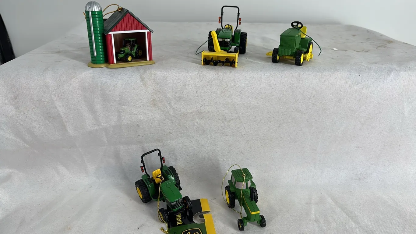JOHN DEERE ORNAMENTS