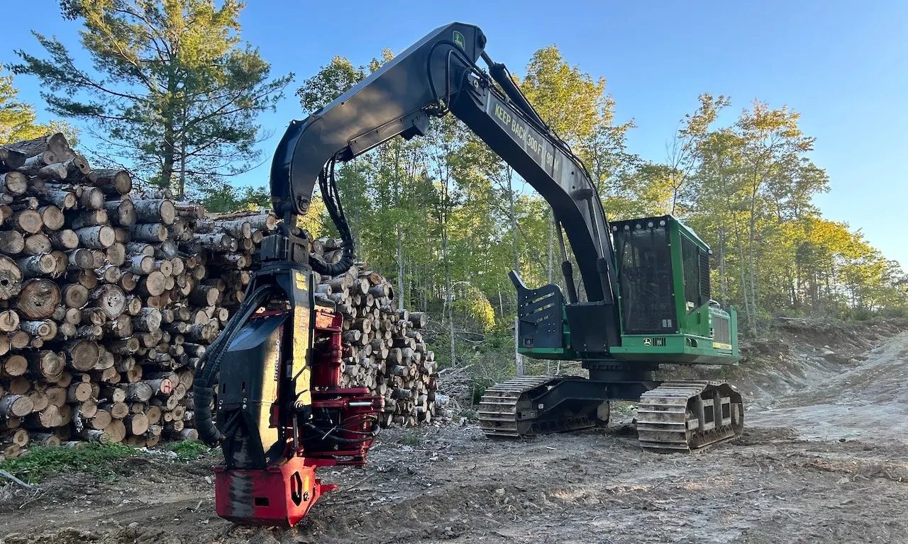 2016 John Deere 2454D w/ Log Processor