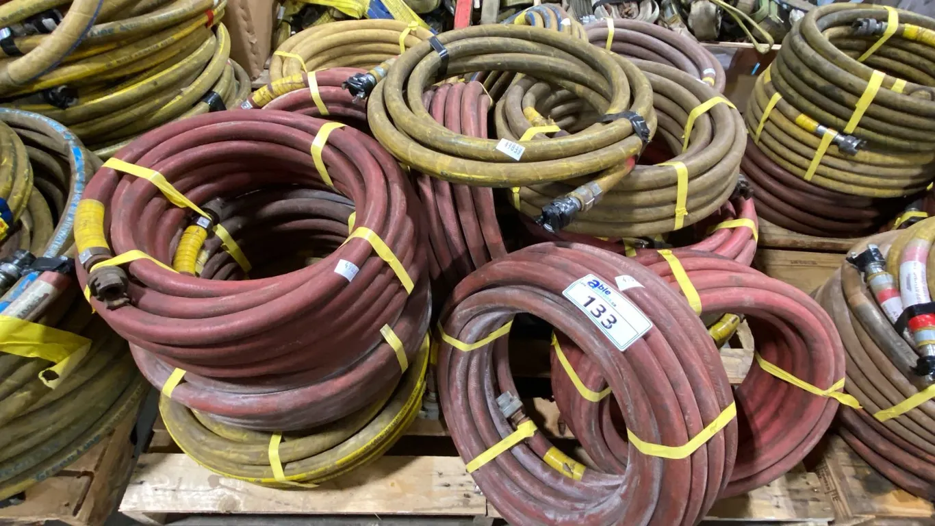 PALLET OF ASSORTED INDUSTRIAL AIR/WATER HOSE LINES