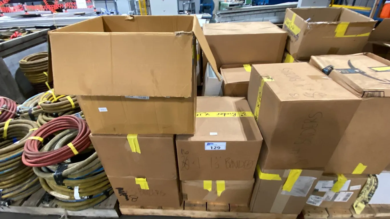 PALLET OF ASSORTED OFFICE BINDERS