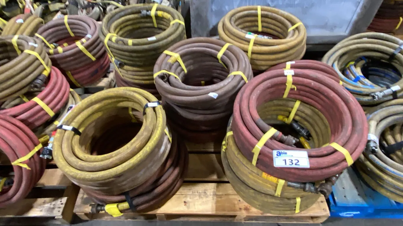 PALLET OF ASSORTED INDUSTRIAL AIR/WATER HOSE LINES