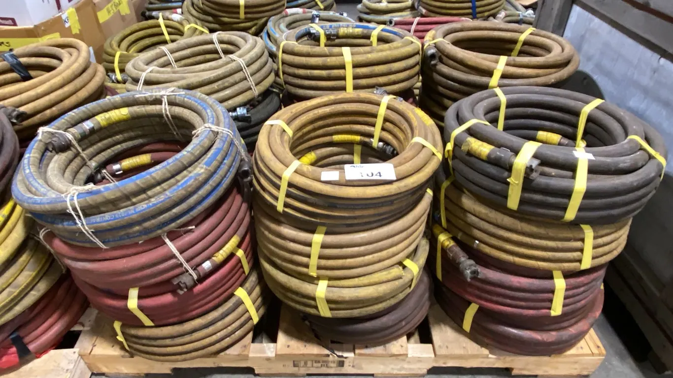 PALLET OF ASSORTED INDUSTRIAL AIR/WATER HOSE LINES