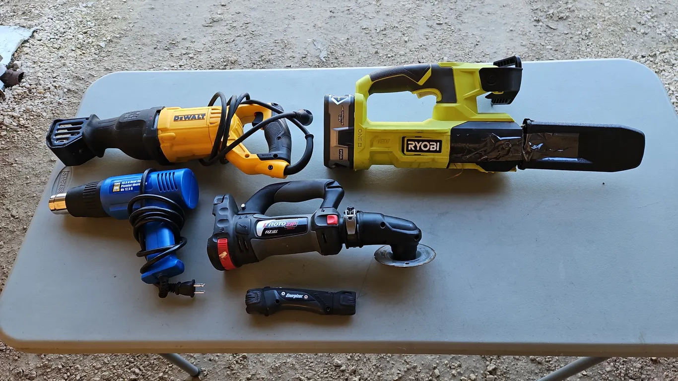 Ryobi Chain Saw With Battery, Roto Zip Spiral Saw No Battery, Dewalt Recpricatoing Saw Plug In ,Pow