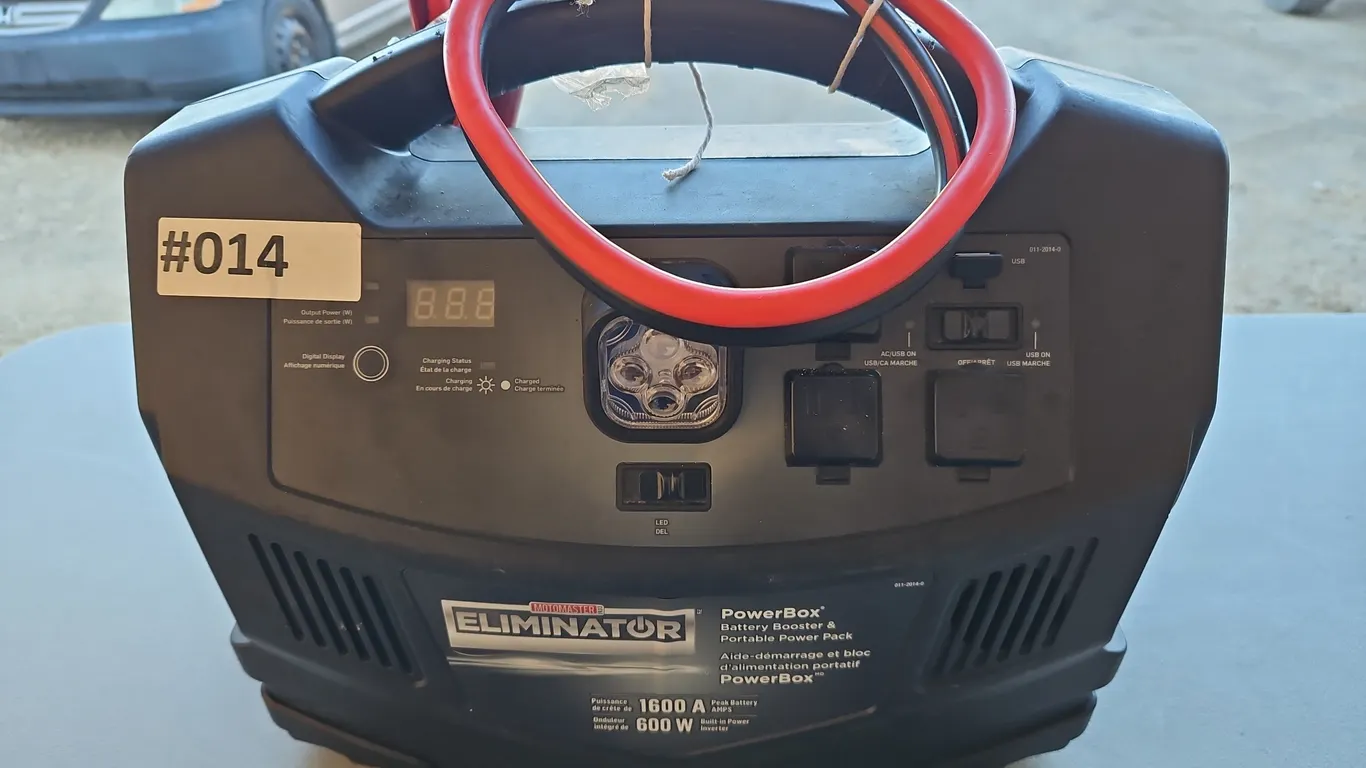Motomaster Eliminator Battery Booster And Portable Power Pack