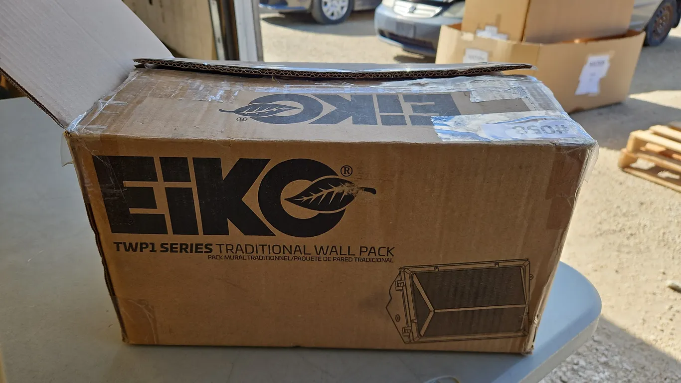 Eiko Traditional Wall Pack