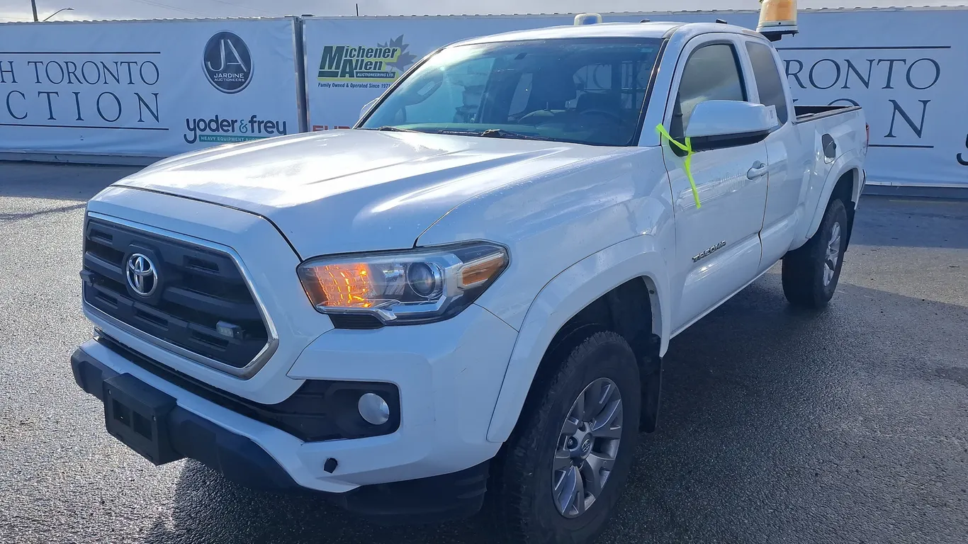 2016 Toyota Tacoma 4x4 SR5 4dr Access Cab 6.1 ft LB