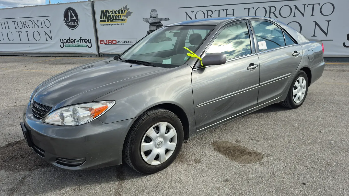 2002 Toyota Camry SE 4dr Sedan