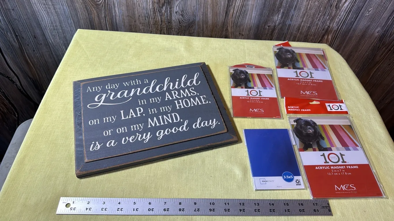 Picture frames, plaque