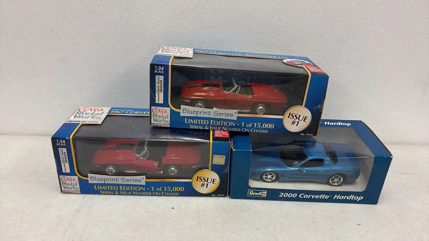 3- 1/24 Diecast Cars