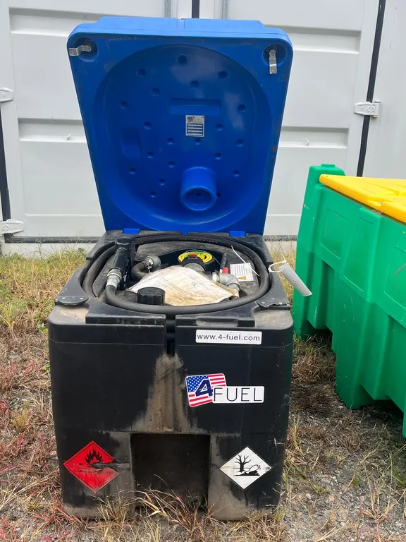 Fuel Cell with Pump and Nozzle
