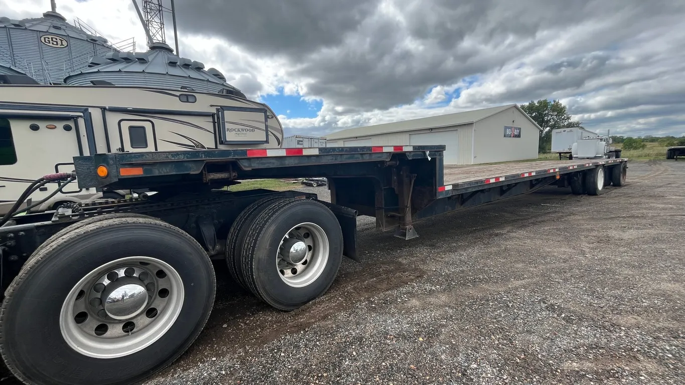 2000 Fontaine 48’ Spread Axel Stepdeck