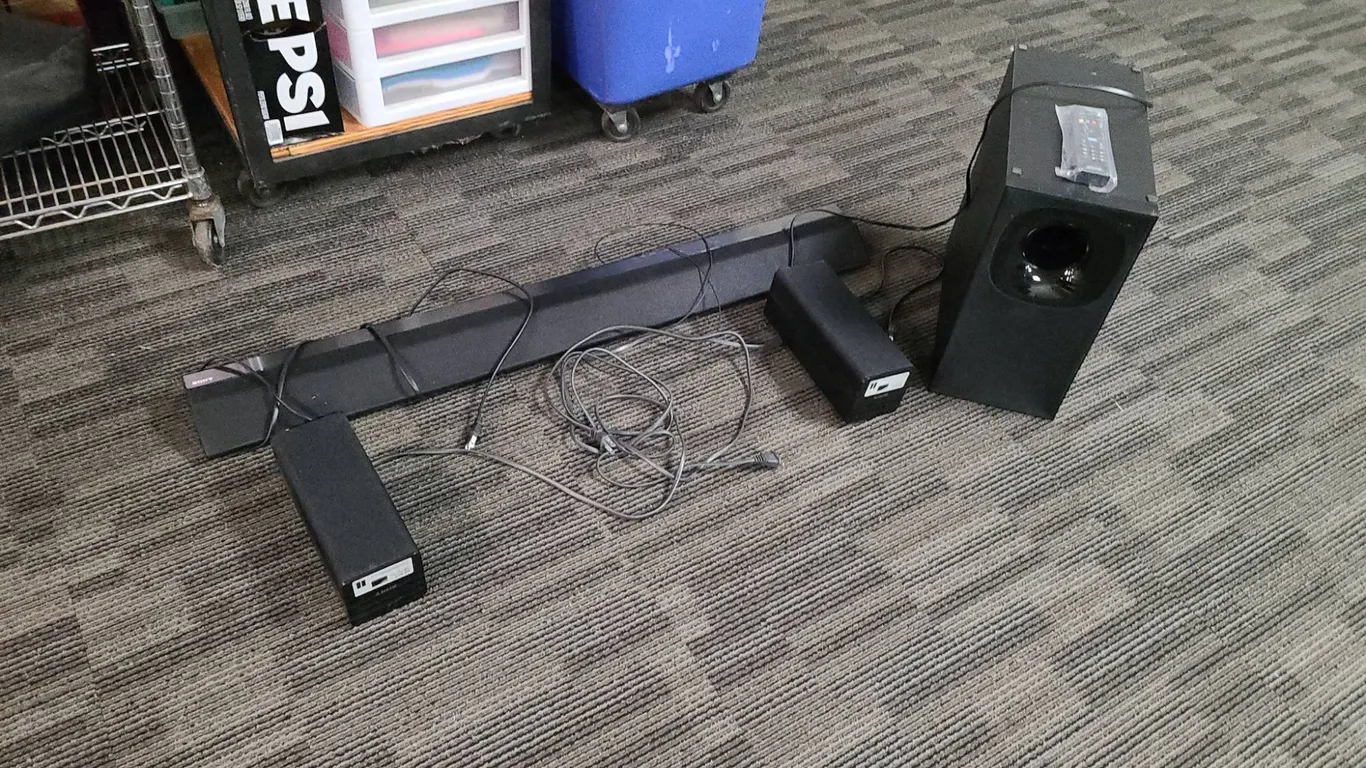 Sony HT-RT5 Soundbar Home Theater System with Subwoofer
