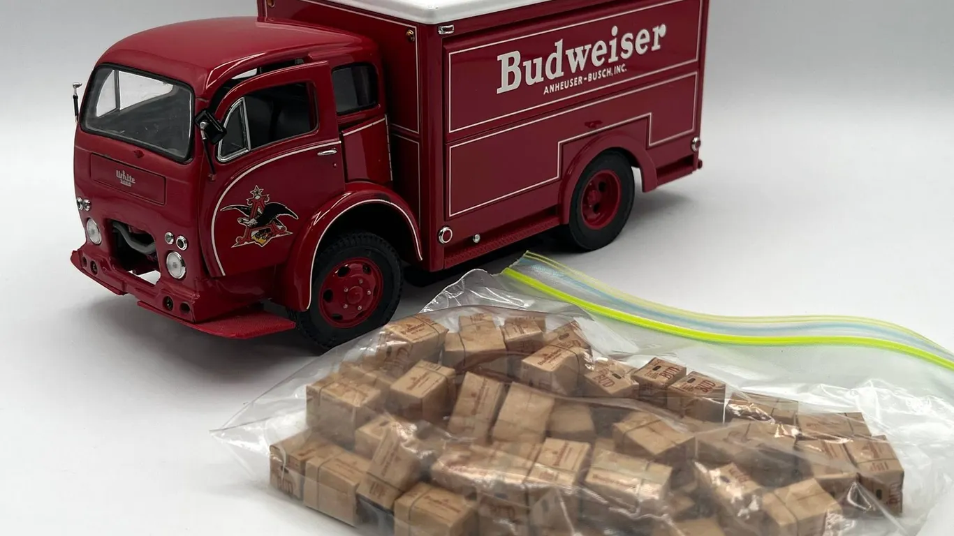 Danbury Mint - Budweiser 1955 Truck