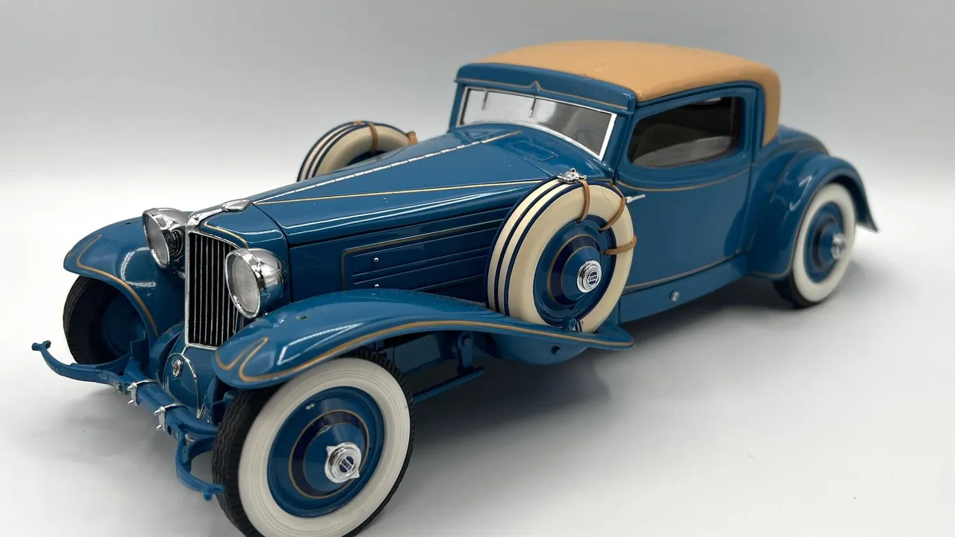 Danbury Mint - 1929 Cord L-29 Coupe 1:18