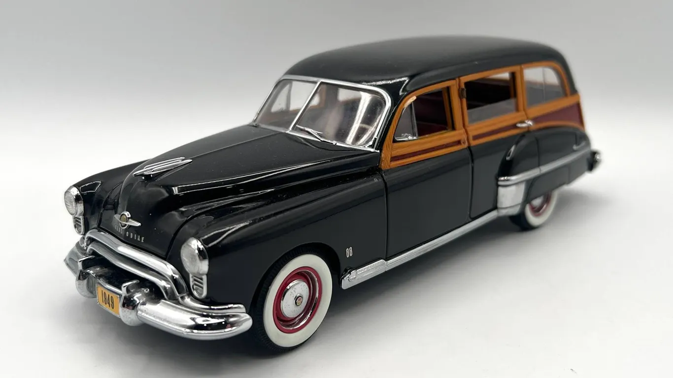 Danbury Mint - 1949 Oldsmobile 88 Wagon