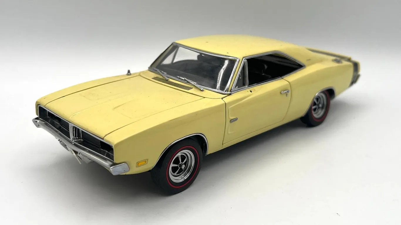 Danbury Mint - 1969 Dodge Charger R/T