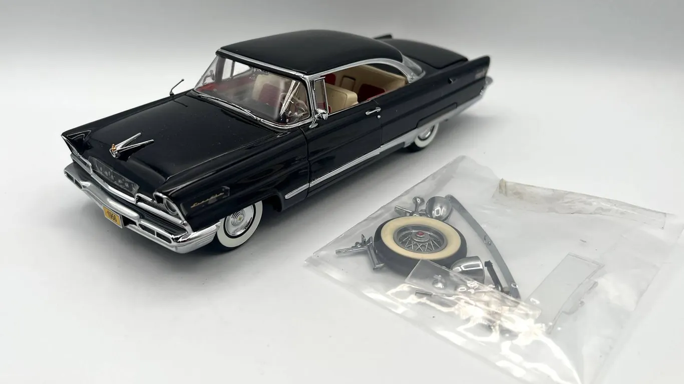 Danbury Mint - 1956 Lincoln Premiere Coupe