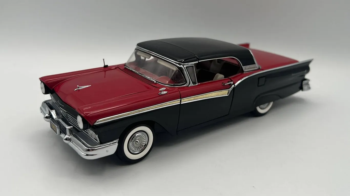50th Anny - Danbury Mint - 1957 Ford Fairlane