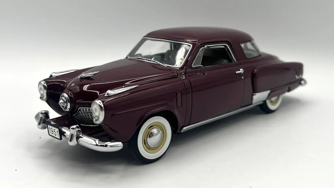 Danbury Mint - 1951 Studebaker Commander