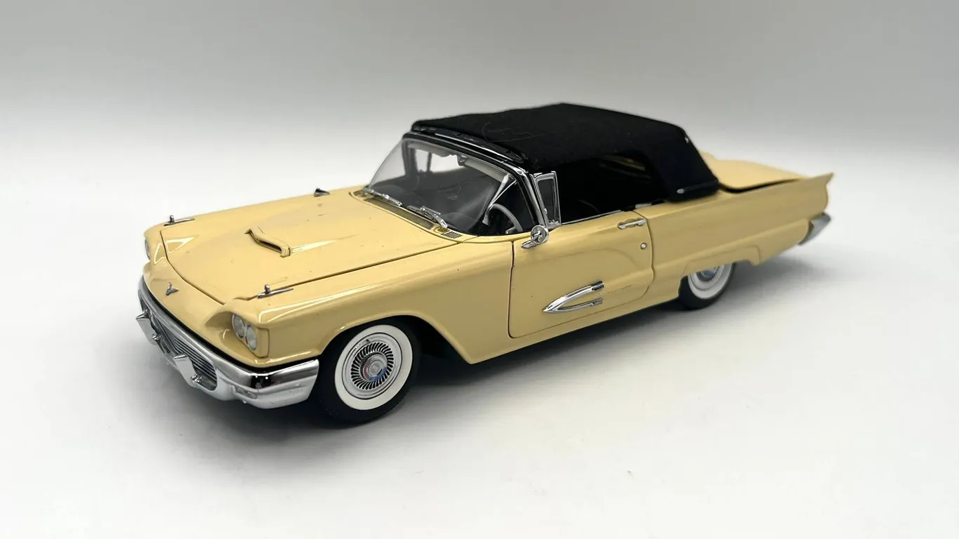 Limited Edition - Danbury Mint - 1958 Ford Thunderbird
