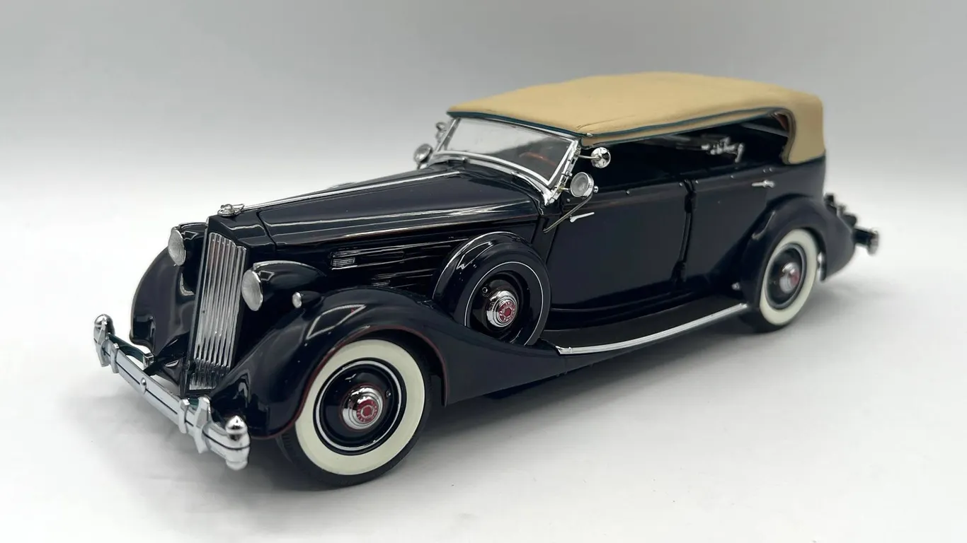 Danbury Mint - 1938 Packard Twelve Sport Phaeton