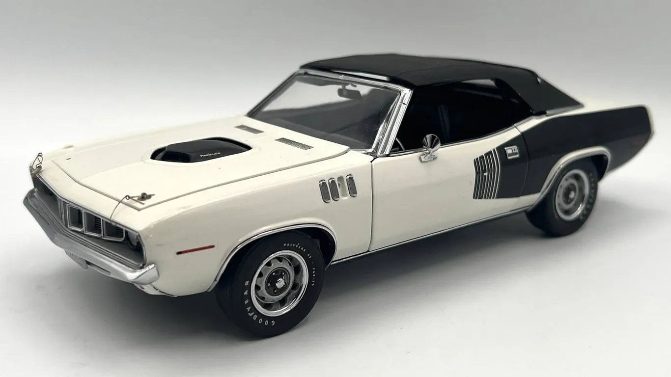Danbury Mint - 1971 Plymouth Hemi Cuda