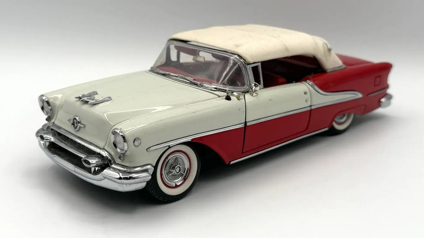 Danbury Mint - 1955 Oldsmobile Super 88 Convertible