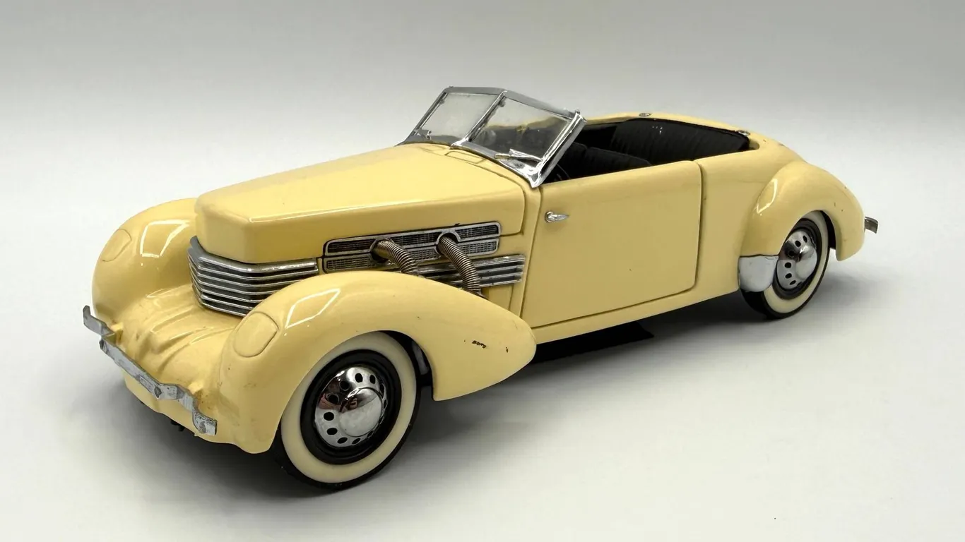 Franklin Mint - 1937 Cord 812
