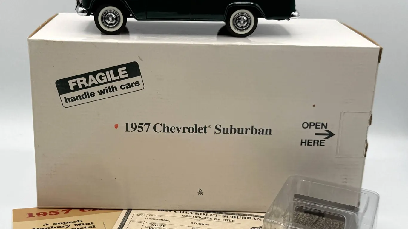 Danbury Mint - 1957 Chevrolet Suburban