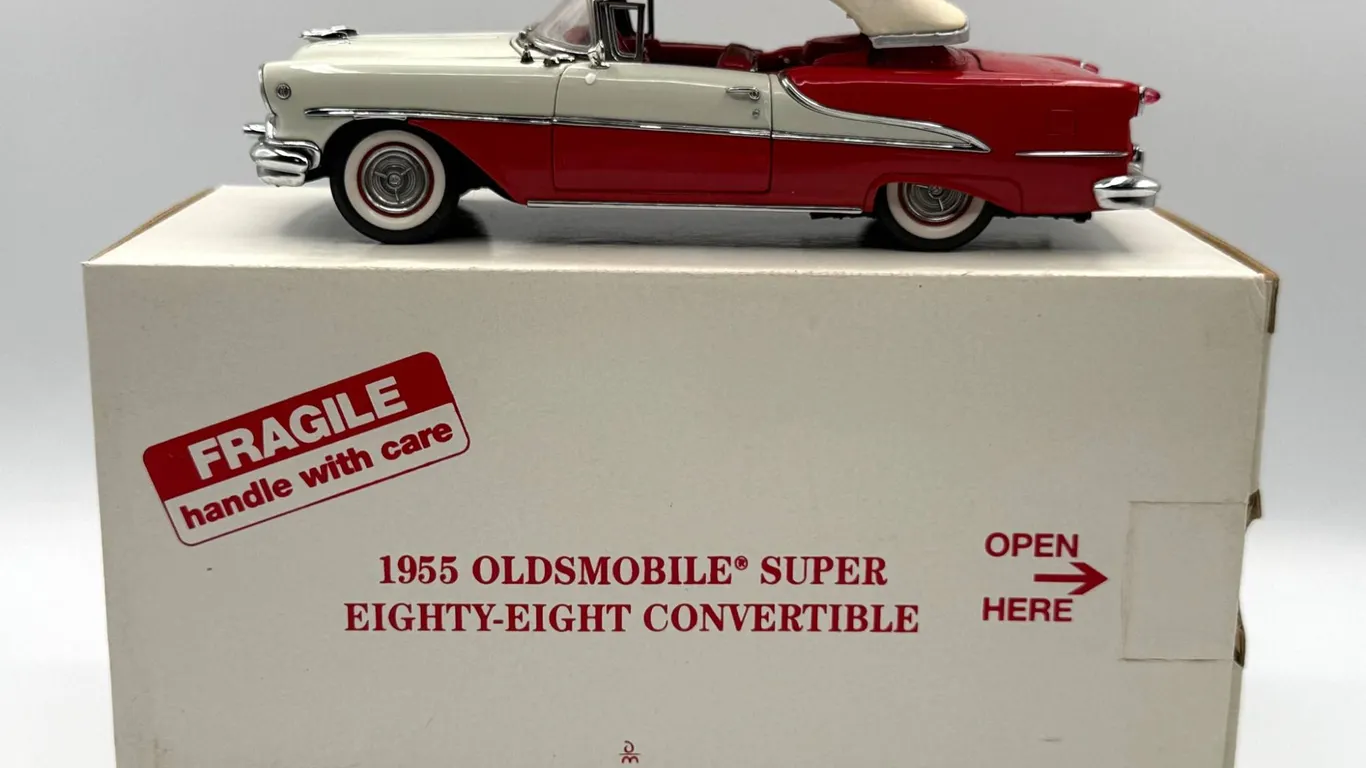 Danbury Mint - 1955 Oldsmobile Super 88