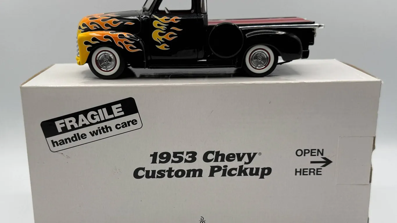 Danbury Mint - 1953 Chevy Custom Pickup