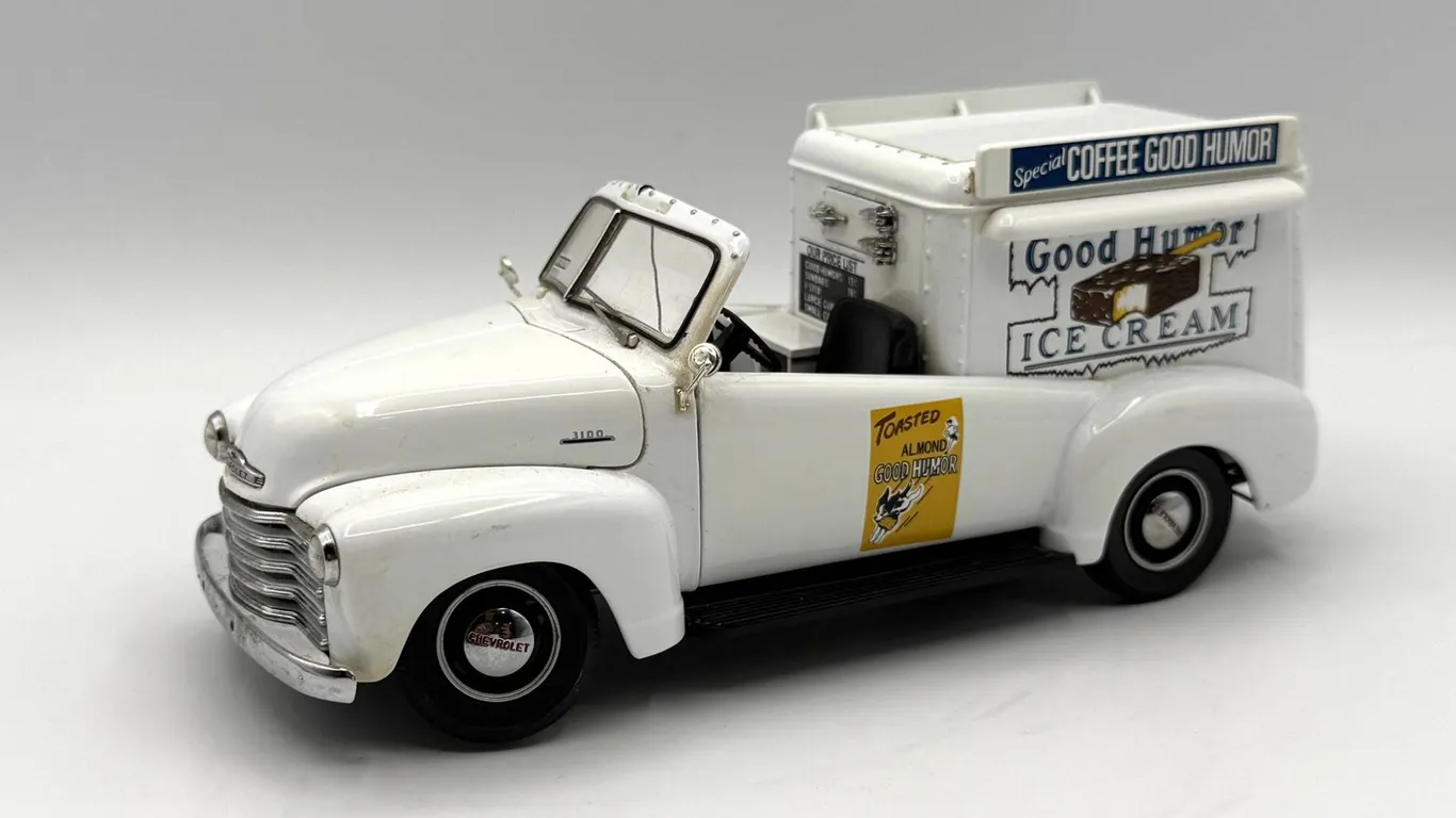 Danbury Mint - 1953 Good Humor Ice Cream Truck