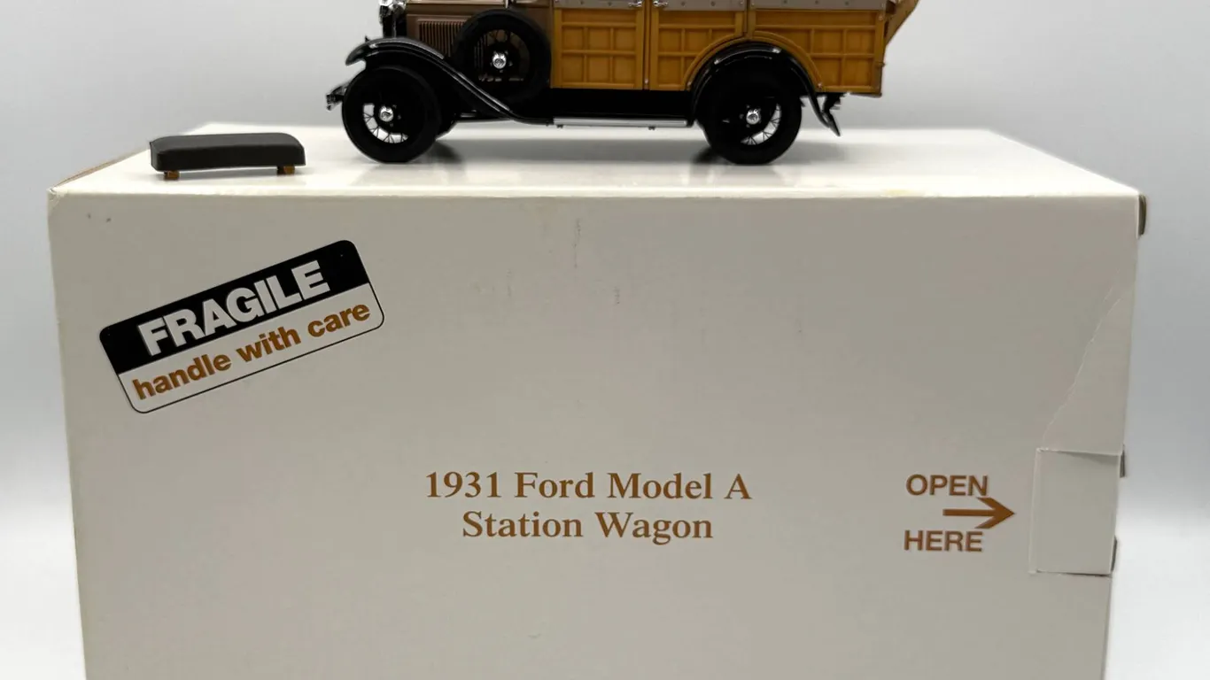Danbury Mint - 1931 Ford Model A Wagon
