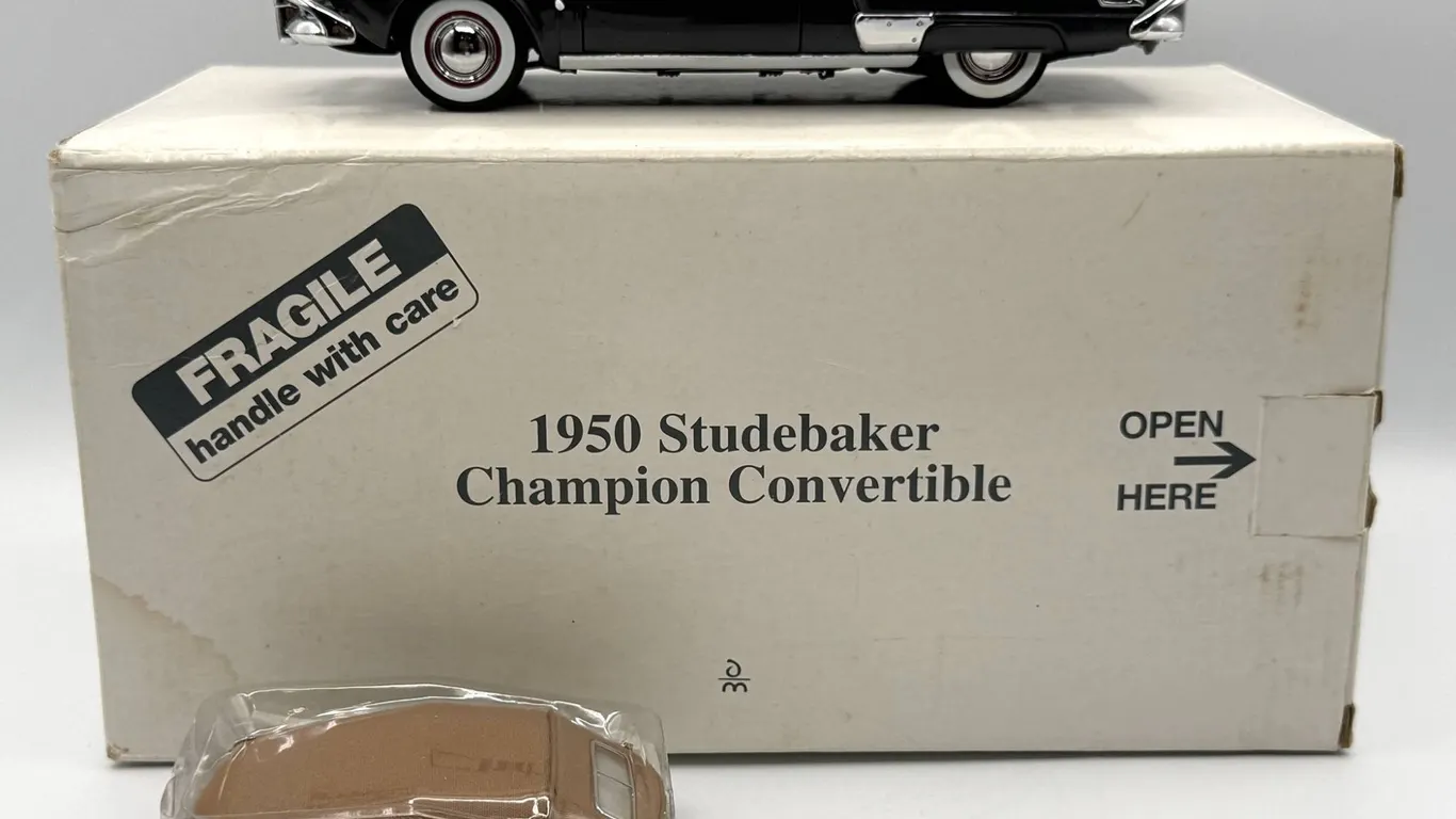 Danbury Mint - 1950 Studebaker Convertible