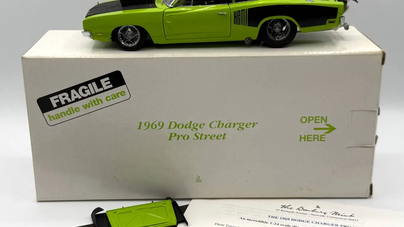 RARE - Danbury Mint - 1969 Dodge Charger Pro Street