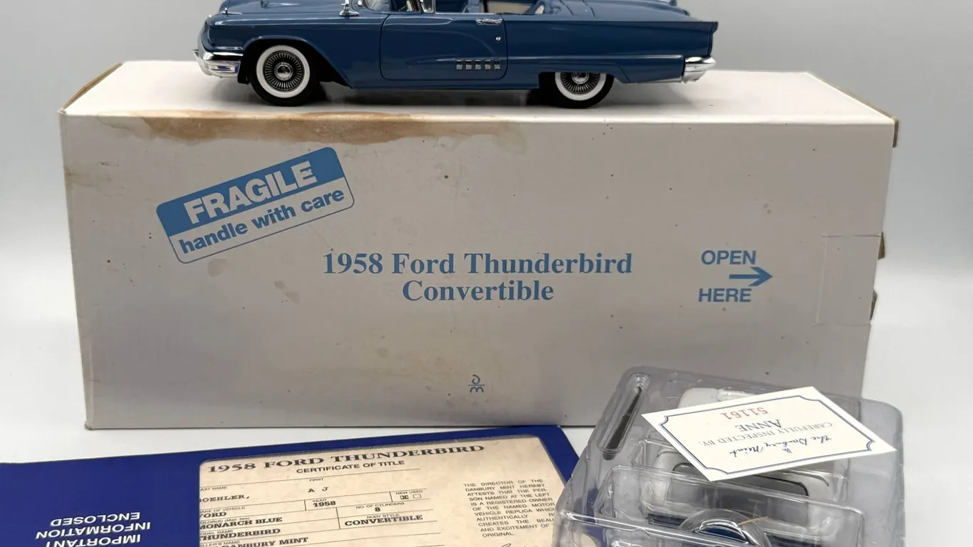 Danbury Mint - 1958 Ford Thunderbird