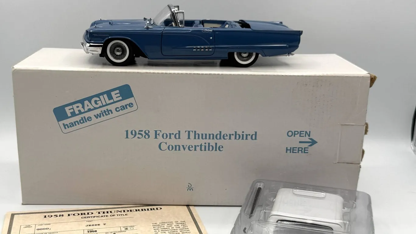Danbury Mint - 1958 Ford Thunderbird